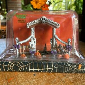 NIB Retired Lemax Spooky Town Bone Arbor # 43064